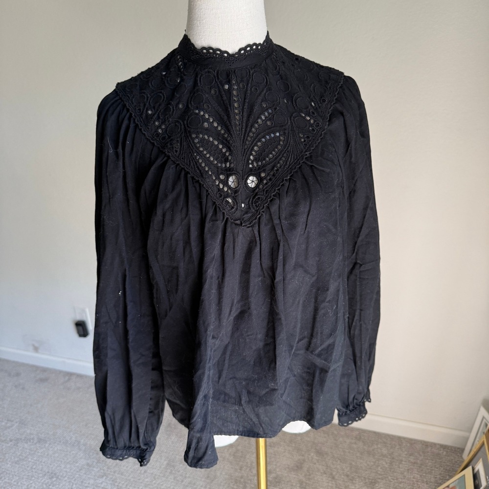 GAP Small Petite Black Eyelet Lace Trim Long Sleeve Mock Neck Blouse Victorian